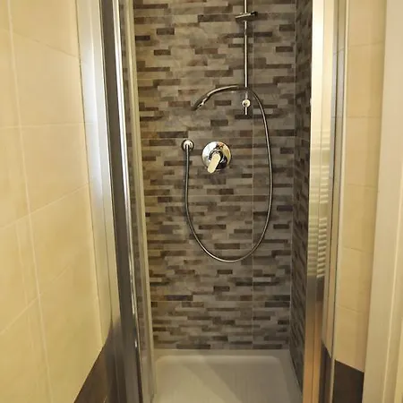 Abanyta 都灵